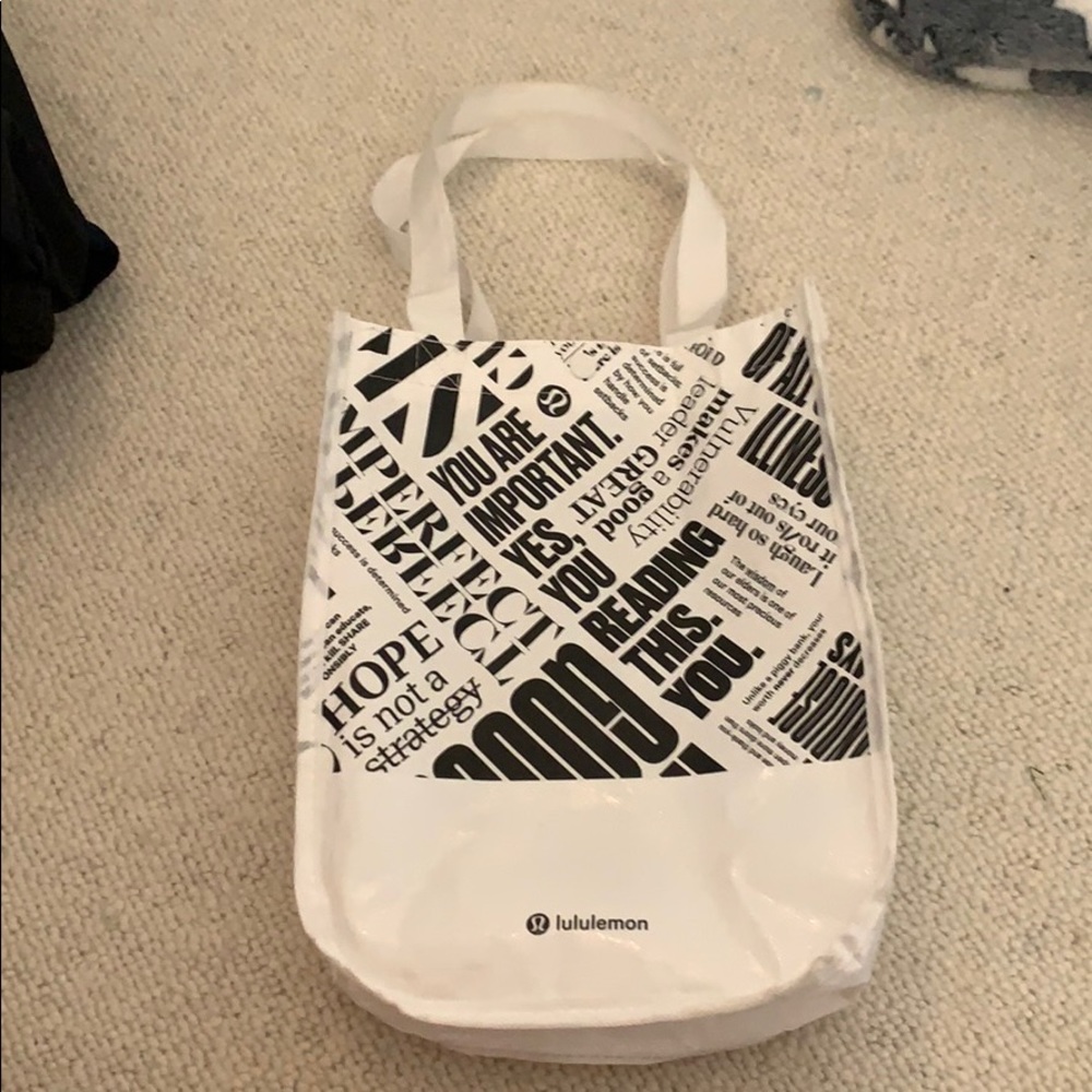 2 lulu lemon bags